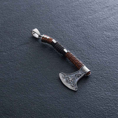 Кулон «Сокира із зображенням Вегвізиру» з деревом — ElitPodarok