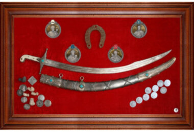 Композиция «Сабля Карабела и гетманы Украины» — ElitPodarok