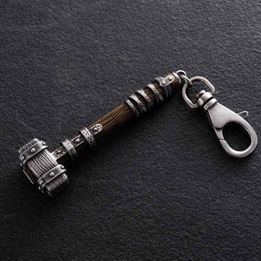 Срібний брелок «Молот вікінга» з ебеном — ElitPodarok