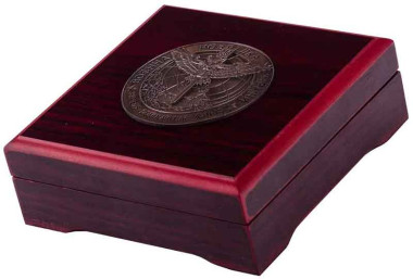 Футляр из дерева ценных пород для монеты 45 мм «Военная разведка Украины» — ElitPodarok