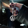 Серебряный брелок для машины «Volkswagen / Фольксваген» 9002.1 фото 2 — ElitPodarok