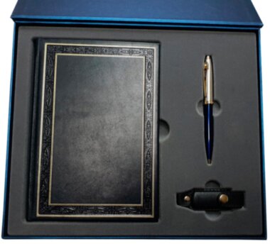 Подарочный набор «Деловой»: ежедневник в кожаном переплете, ручка, флеш-карта — ElitPodarok