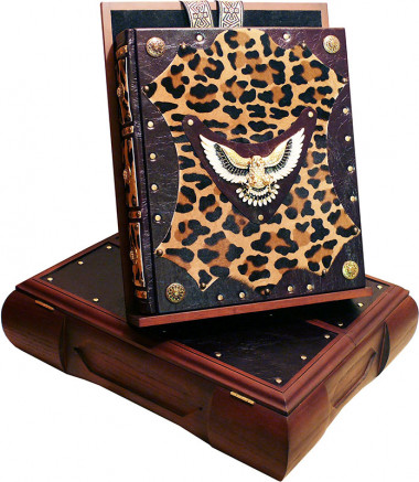 Книга в шкірі «Полювання» Курт Блюхель — ElitPodarok