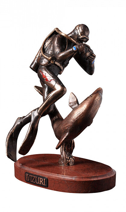 Скульптура «Дайвер з дельфіном» фото 1 — ElitPodarok