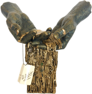 Скульптура-годинник «У моїх руках» від А.Anglada — ElitPodarok